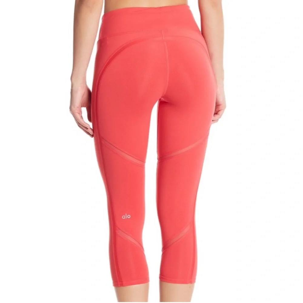 ALO YOGA Continuity Capri Crop Leggings Size M - Picture 10 of 11